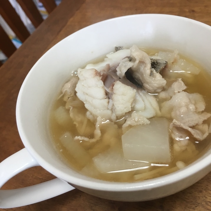 冬にほっこり♡魚のスープ